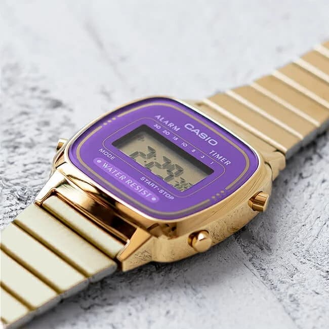 Profil de la montre Casio LA670WEGA-6EF, boîtier or