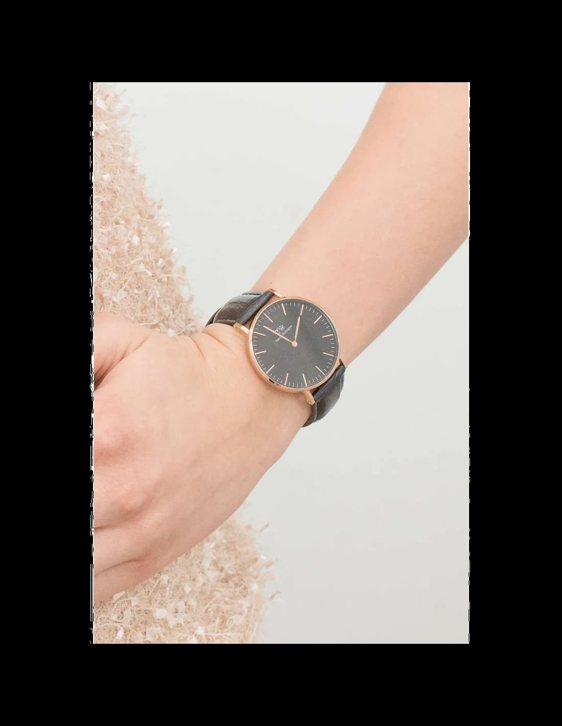 Cadran noir de la montre Daniel Wellington DW00100141 en détail