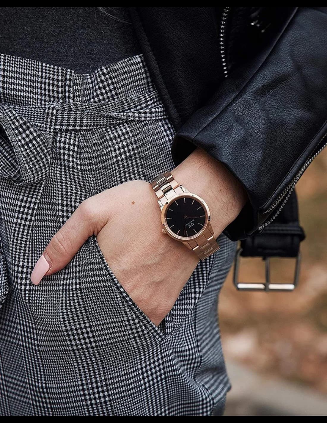 Cadran noir de la montre Daniel Wellington DW00100212 en détail