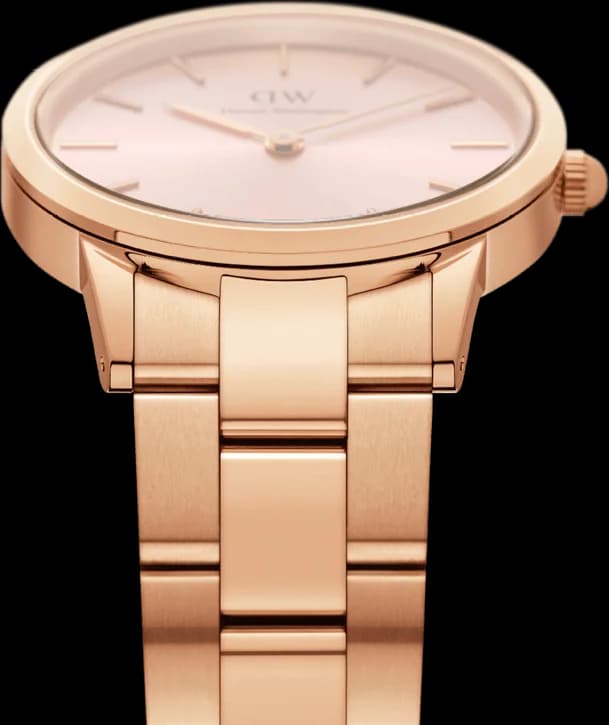Cadran rose de la montre Daniel Wellington DW00100370 en détail