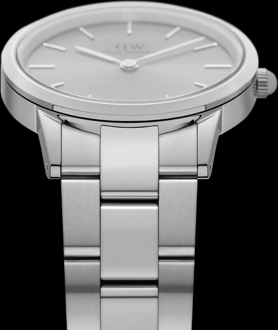 Cadran argent de la montre Daniel Wellington DW00100402 en détail