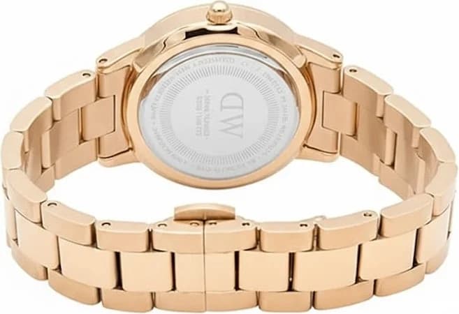 Cadran marron de la montre Daniel Wellington DW00100463 en détail