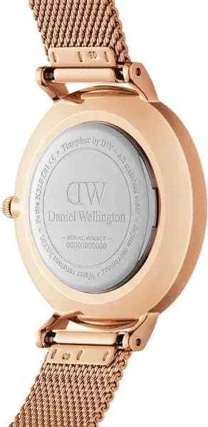 Cadran or rose de la montre Daniel Wellington DW00100471 en détail