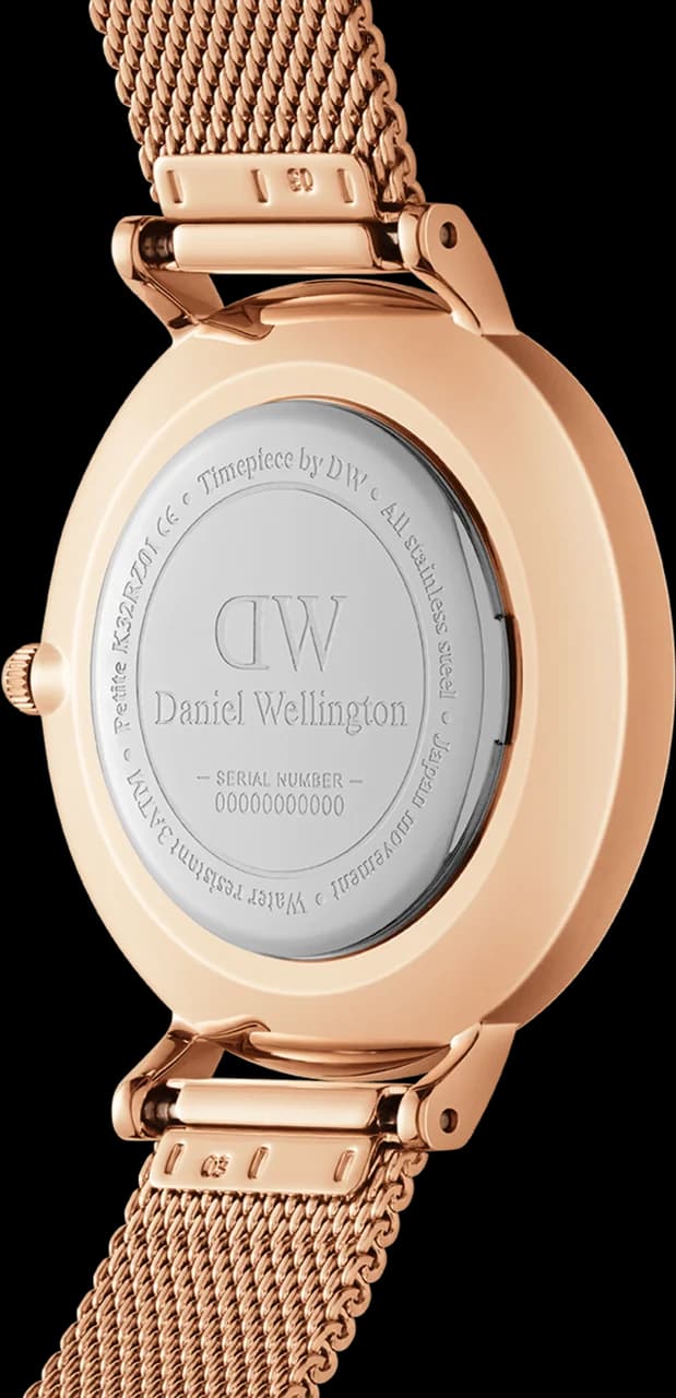 Cadran rose de la montre Daniel Wellington DW00100516 en détail