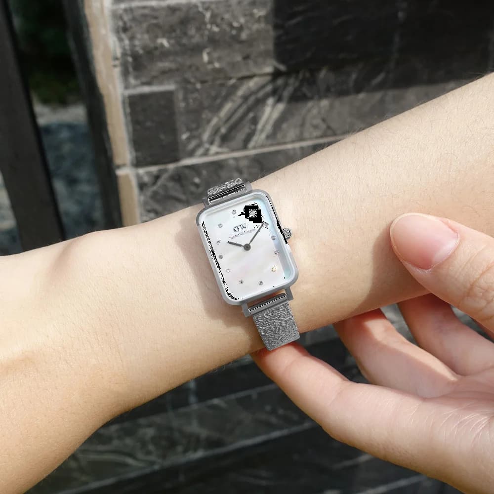 Dos du boîtier de la Daniel Wellington DW00100580