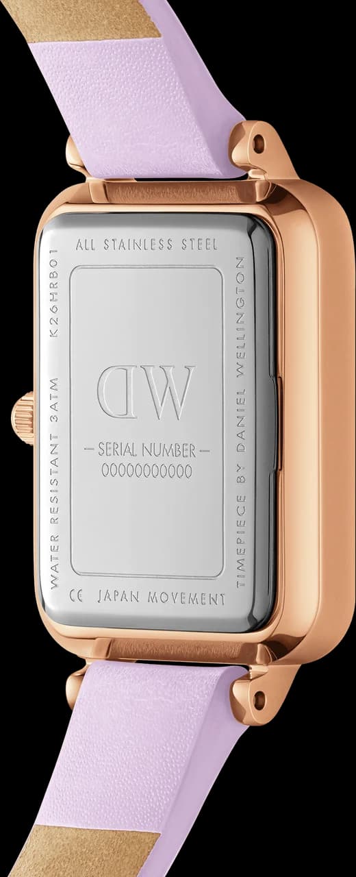 Cadran violet de la montre Daniel Wellington DW00100637 en détail