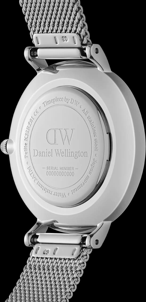Cadran noir de la montre Daniel Wellington DW00100661 en détail