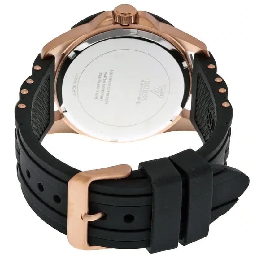 Profil de la montre Guess W0366G3, boîtier noir