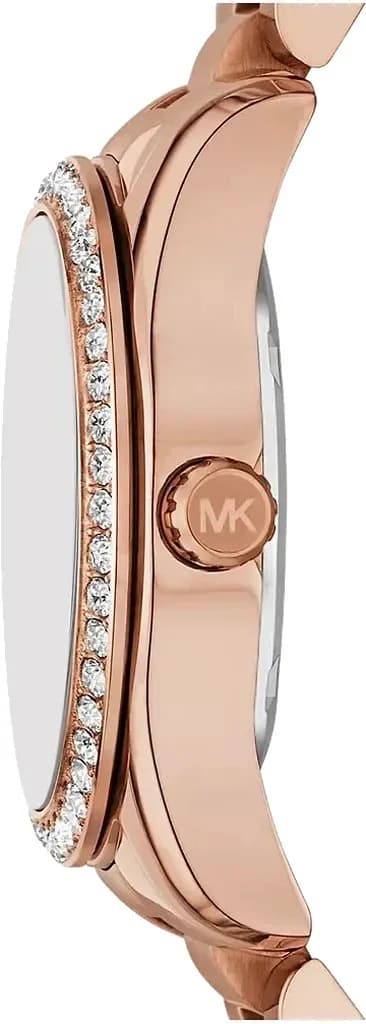 Cadran bleu de la montre Michael Kors MK4926 en détail
