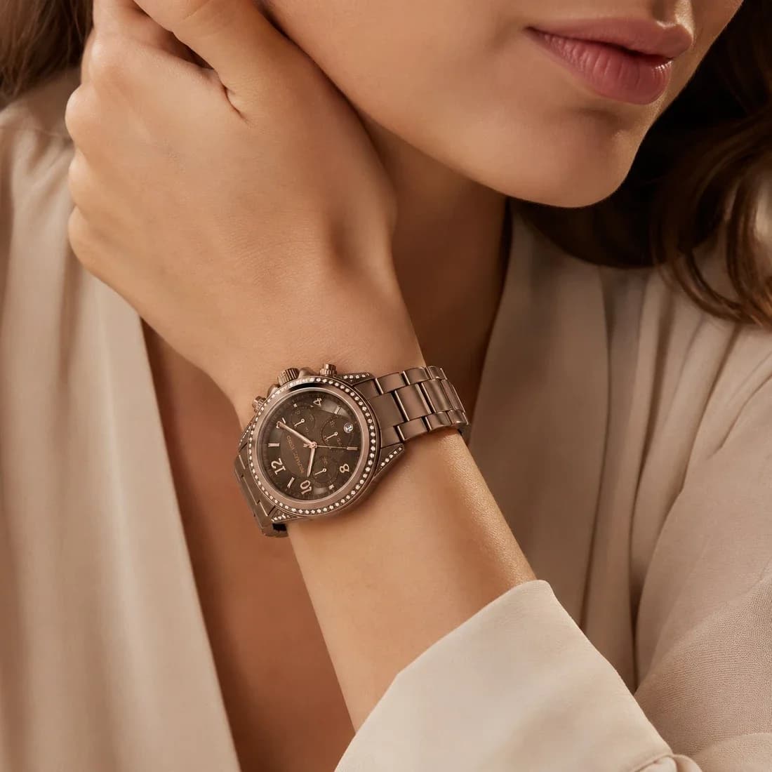 Profil de la montre Michael Kors MK5493, boîtier marron