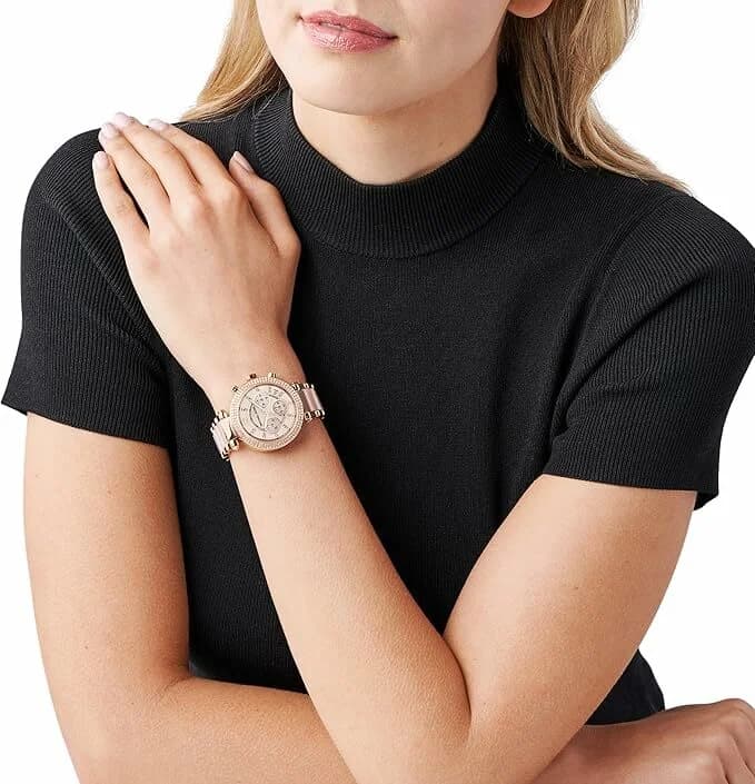 Montre Michael Kors MK5896 femme détail bracelet acier