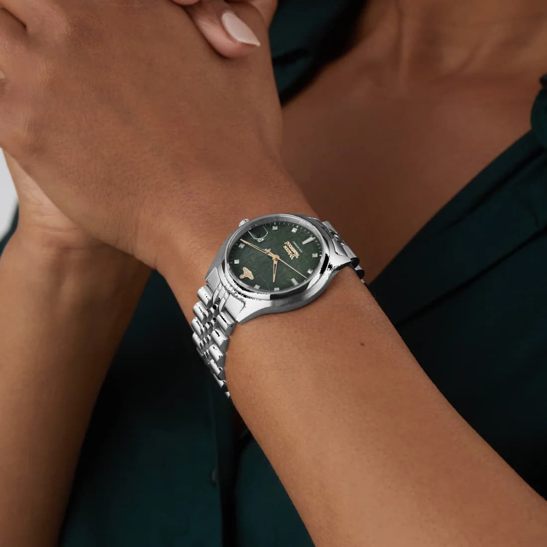 Montre Vivienne Westwood VV261GRSL femme détail bracelet acier