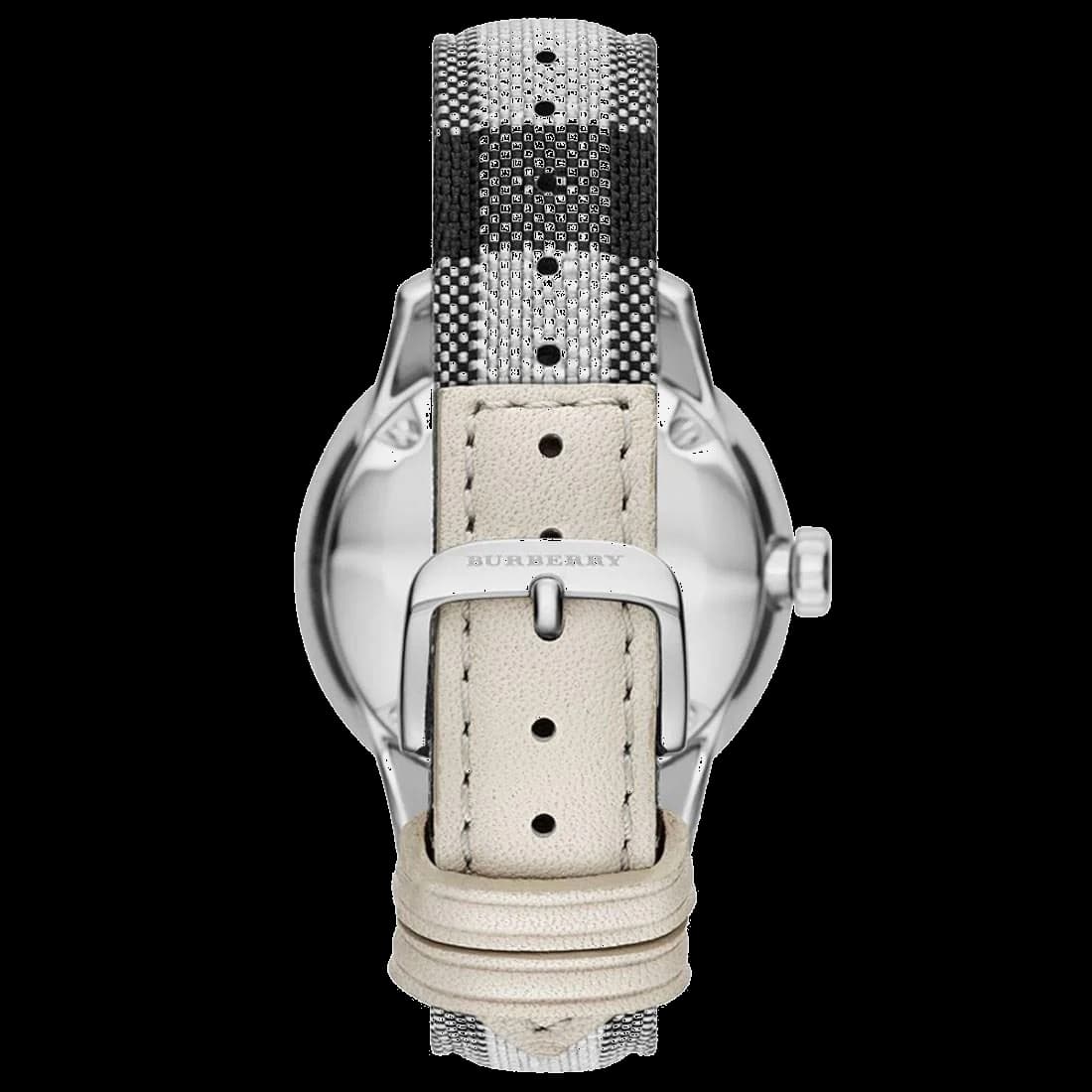 Cadran Burberry BU10002 avec index bâtons et logo Burberry gravé, design épuré