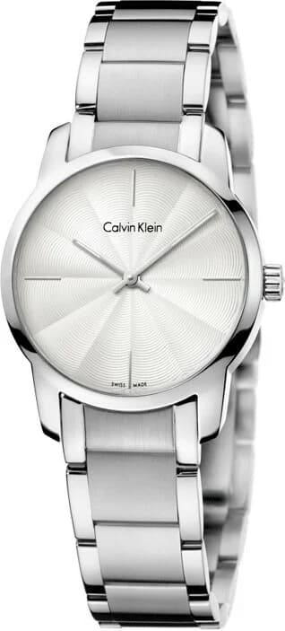 Montre Calvin Klein K2G23146 argentée au cadran soleil et index bâtons, style minimaliste chic