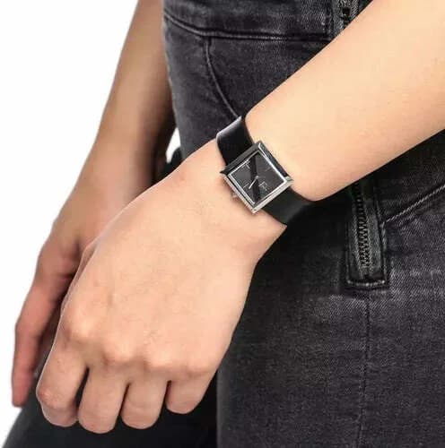 Boîtier Calvin Klein K3R231C1 rond en acier inoxydable brossé de 38 mm, verre minéral et couronne signée