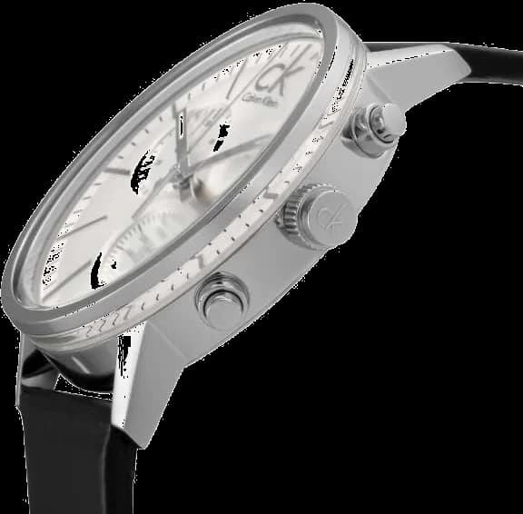 Cadran Calvin Klein K7627120 au fond noir soleillé, compteurs chrono blancs, aiguilles bâtons et date à 4h30
