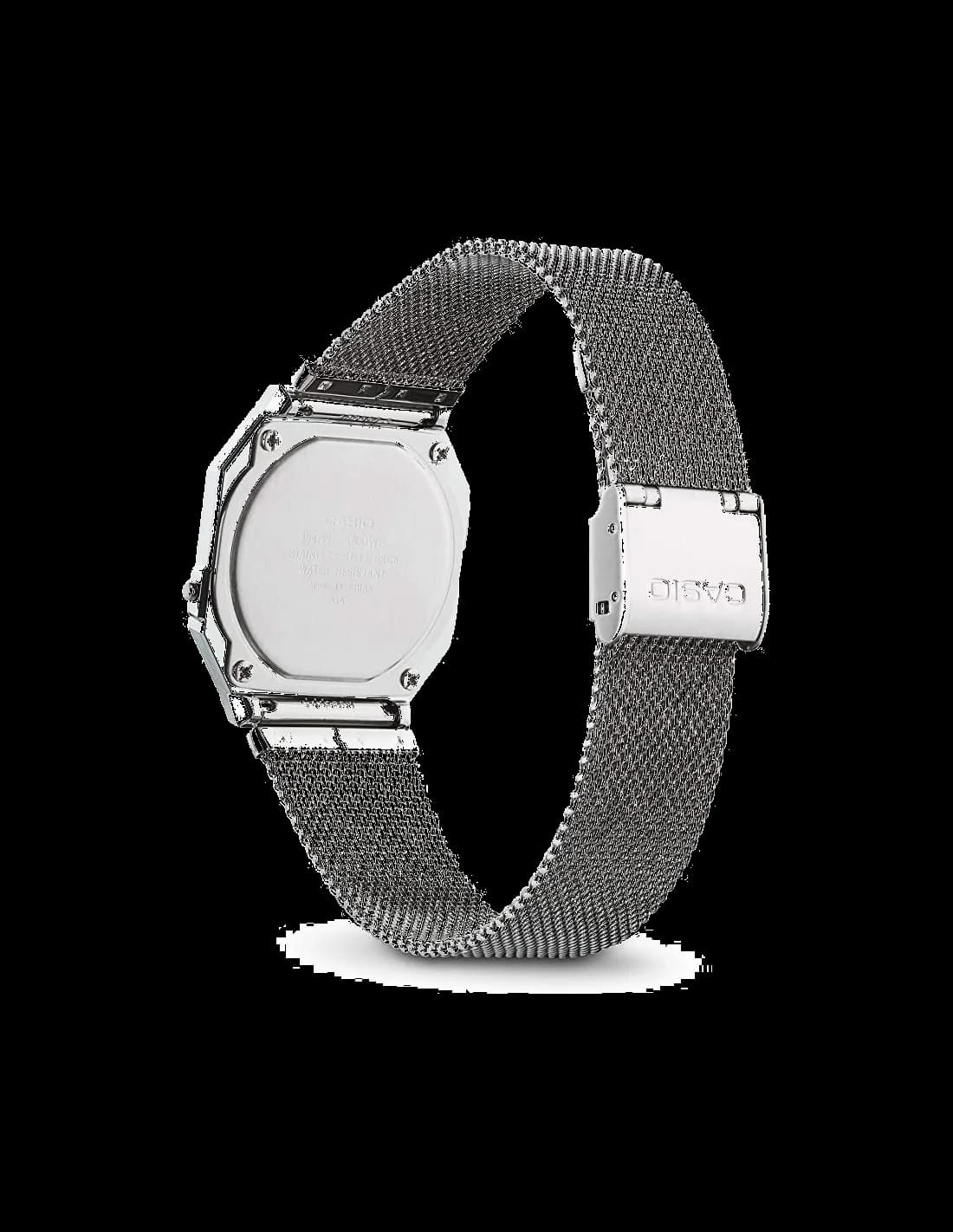 Cadran Casio A700WEM-7AEF avec affichage digital, index rétro et date, fond clair