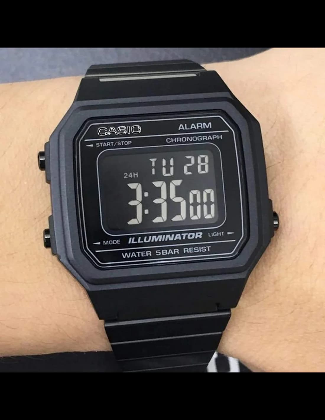 Cadran Casio B650WB-1B featuring large digits and EL backlight for easy reading