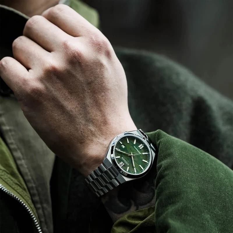 Boîtier Citizen NJ0159-86X en acier inoxydable poli et brossé, lunette fine, verre minéral, profil fin et élégant
