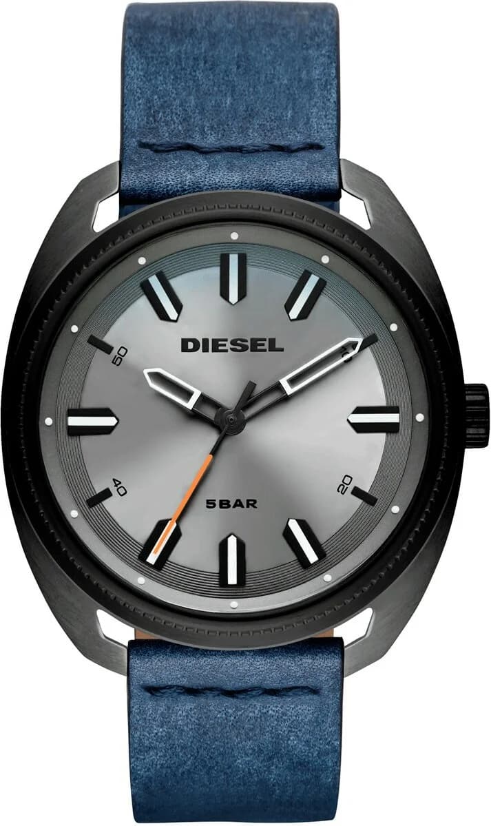 Montre Diesel DZ1838 au cadran noir texturé, aiguilles blanches et affichage de date à 4h30