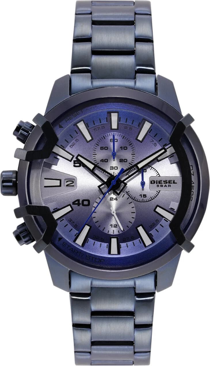 Cadran Diesel DZ4596 affichant index blancs, aiguilles luminescentes et guichet date à 4h
