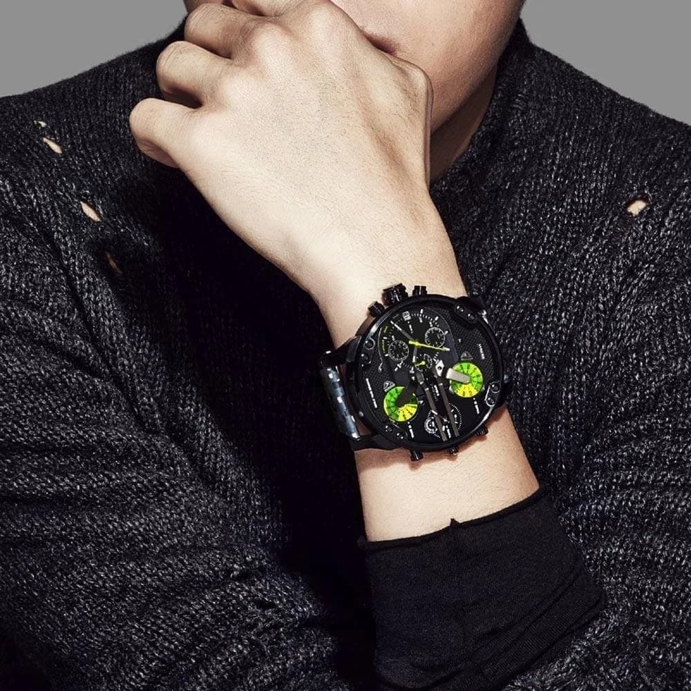 Bracelet Diesel DZ7311 en cuir camouflage noir et gris, coutures ton sur ton, boucle ardillon signée