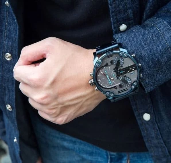 Montre Diesel Mr Daddy 2.0 DZ7414 bleu acier chronographe XXL vue 5