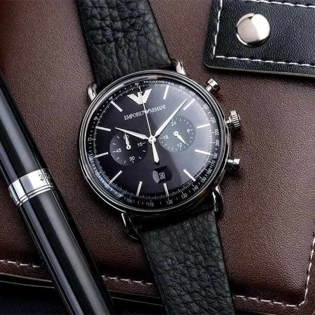 Boîtier Emporio Armani AR11143 en acier inoxydable brossé de 43 mm, lunette noire et couronne crantée