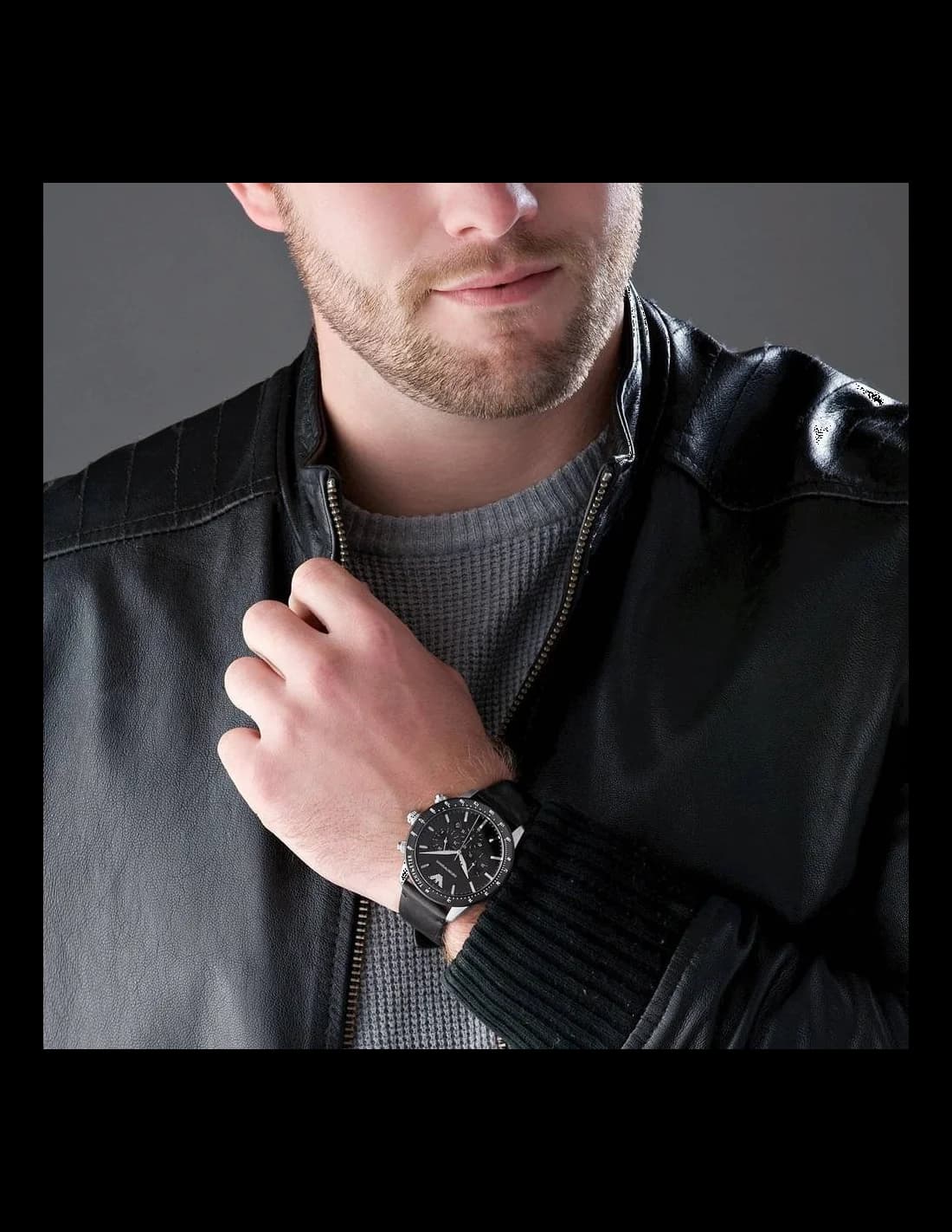 Boîtier Emporio Armani AR11243 en acier inoxydable de 45 mm, lunette fixe gravée, visserie sportive