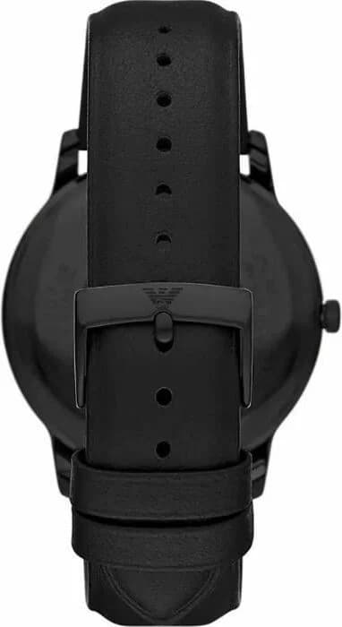 Cadran Emporio Armani AR1732 noir texturé avec index bâtons argentés, aiguilles luminescentes et date à 3h, design minimaliste