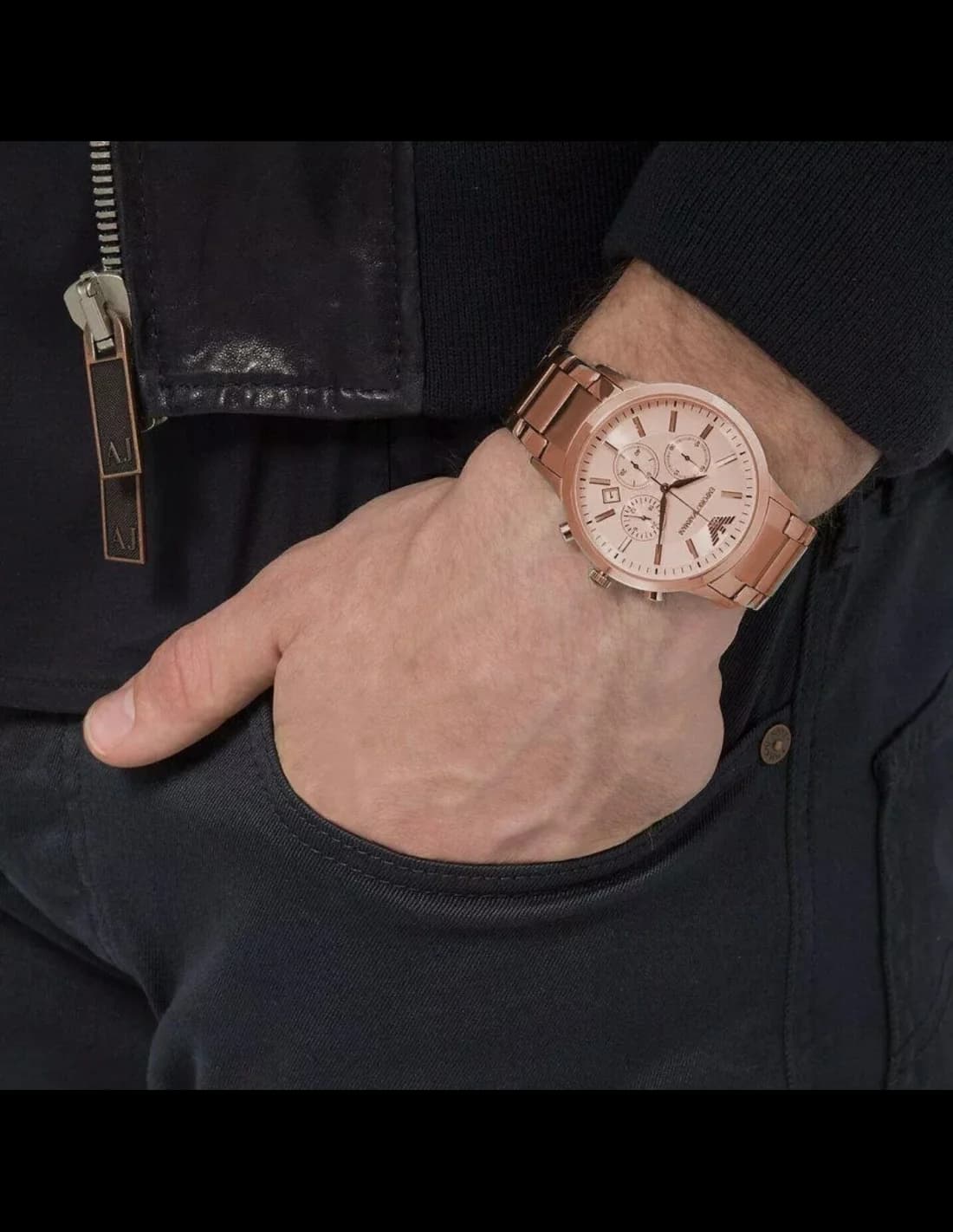 Cadran Emporio Armani AR2452 blanc avec compteurs chronographe, aiguilles dorées et index appliqués, design élégant