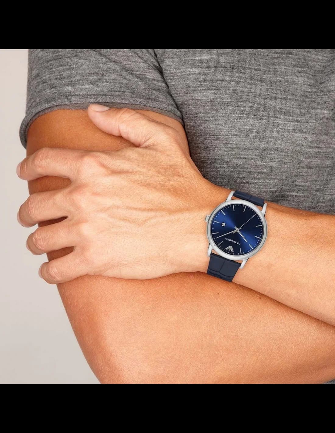 Bracelet Emporio Armani AR2501 en cuir bleu véritable, coutures contrastées, boucle ardillon en acier