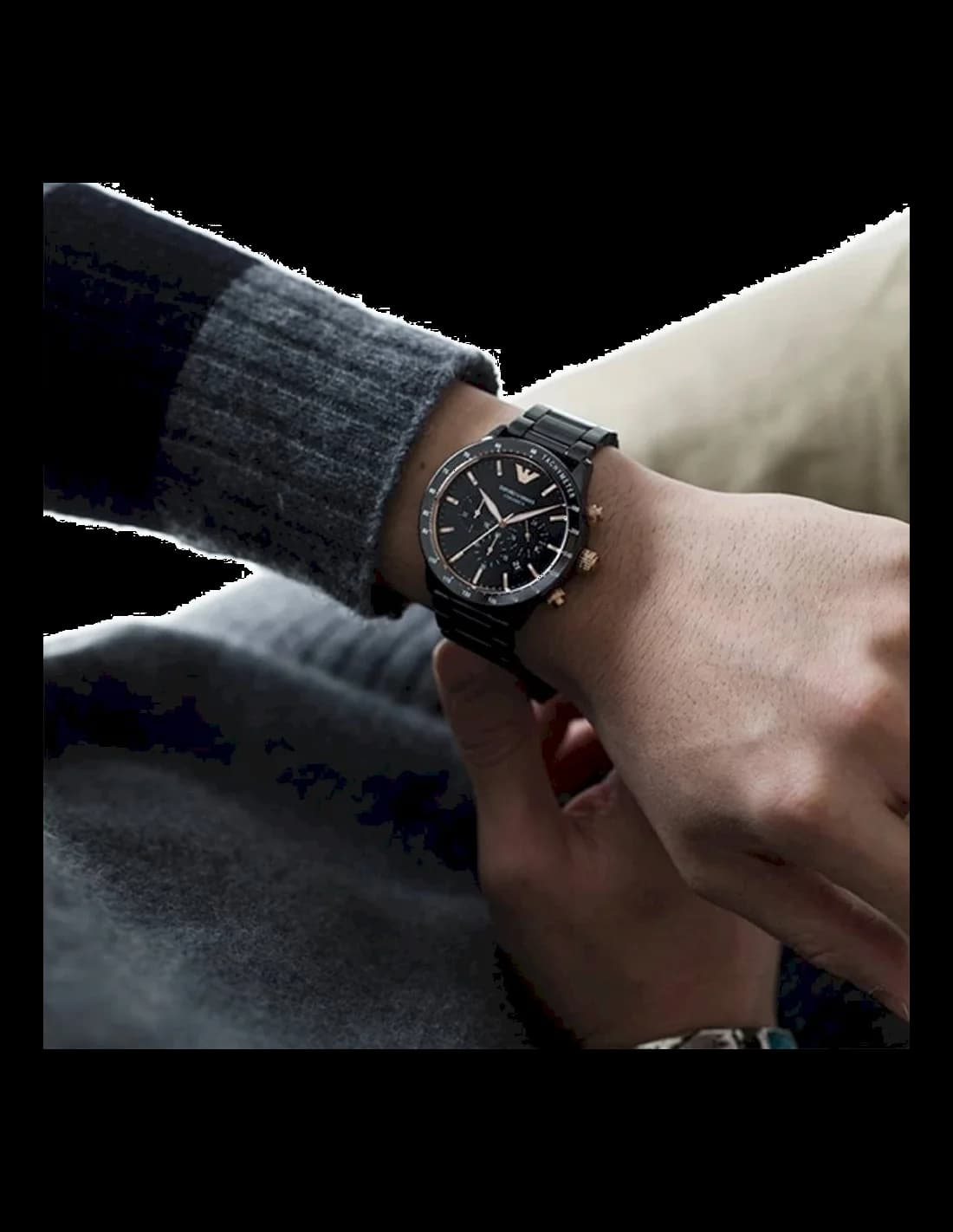 Boîtier Emporio Armani AR70002 en céramique noire de 43 mm, lunette fixe et verre saphir, profil épuré et moderne