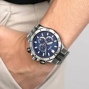 Cadran Festina F20448/3 avec compteurs chronographe bleus, aiguilles luminescentes et guichet date à 4h30
