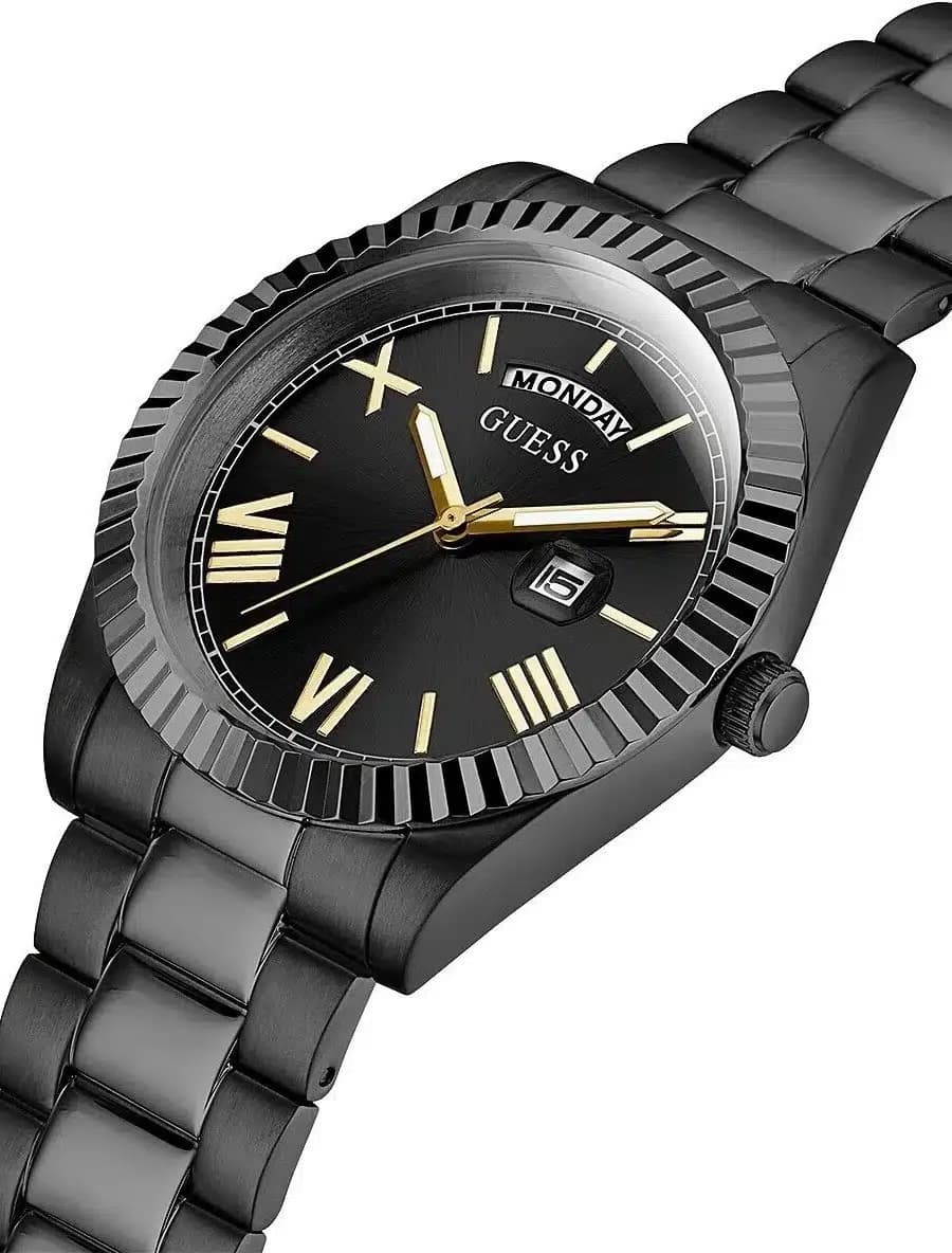 Cadran Guess GW0265G4 avec index bâtons dorés, aiguilles squelettes et guichet date à 3h, design raffiné