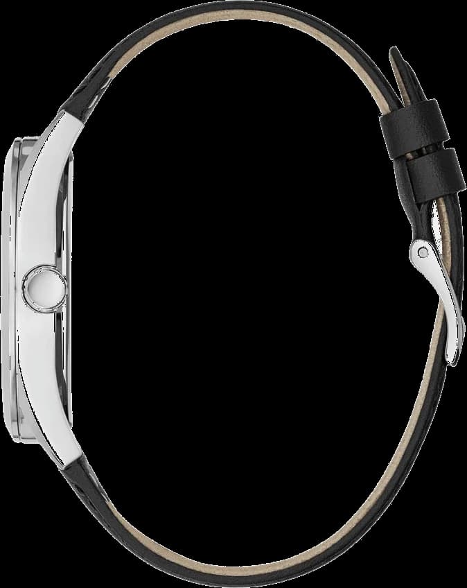 Cadran Guess GW0389G1 squeletté révélant le mouvement, index dorés et aiguilles dauphine