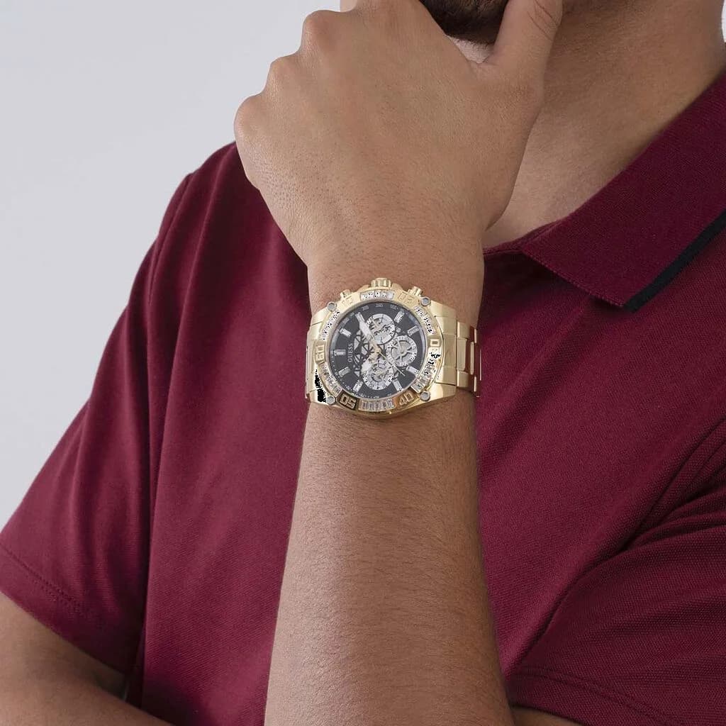 Boîtier Guess GW0390G2 rond en acier doré de 44mm, lunette lisse, verre minéral, profil élégant et fin