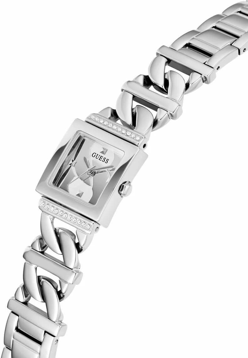 Cadran Guess GW0603L1 présente un cadran argenté avec index bâtons et logo Guess à 12h, aiguilles dorées fines