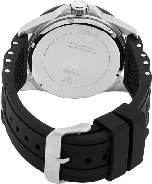 Bracelet Guess W0366G1 en silicone noir texturé, boucle ardillon en acier inoxydable, confortable et résistant