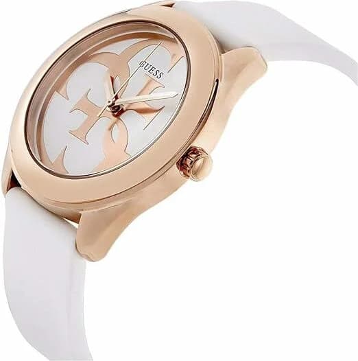 Cadran Guess W0911L5 blanc aux index dorés et aiguilles en or, logo G emblématique au centre et cristaux sertis sur la lunette