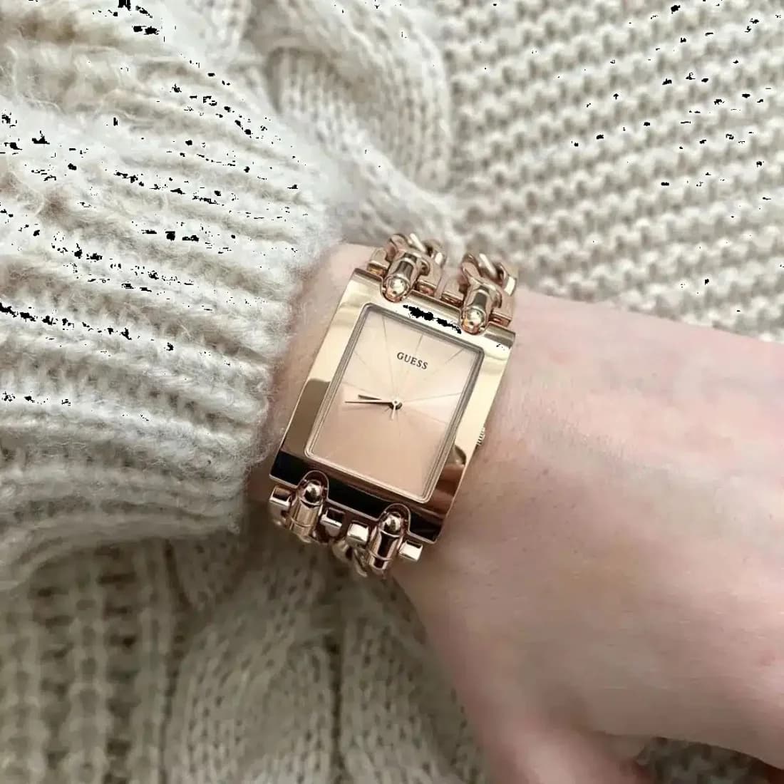 Montre Femme Guess Heavy Metal W1117L3 bracelet chaine doré or rose vue 5