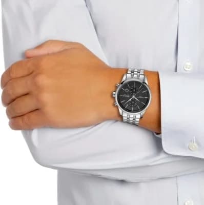Boîtier Hugo Boss 1513383 rond en acier argenté, lunette lisse, profil fin et habillé