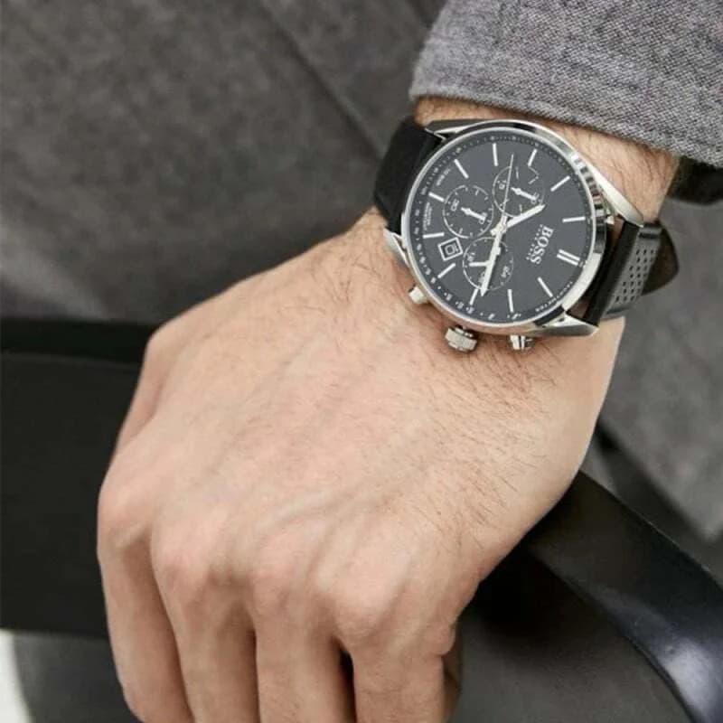 Boîtier Hugo Boss 1513816 en acier brossé avec lunette fine et poussoirs chronographe, profil dynamique et robuste