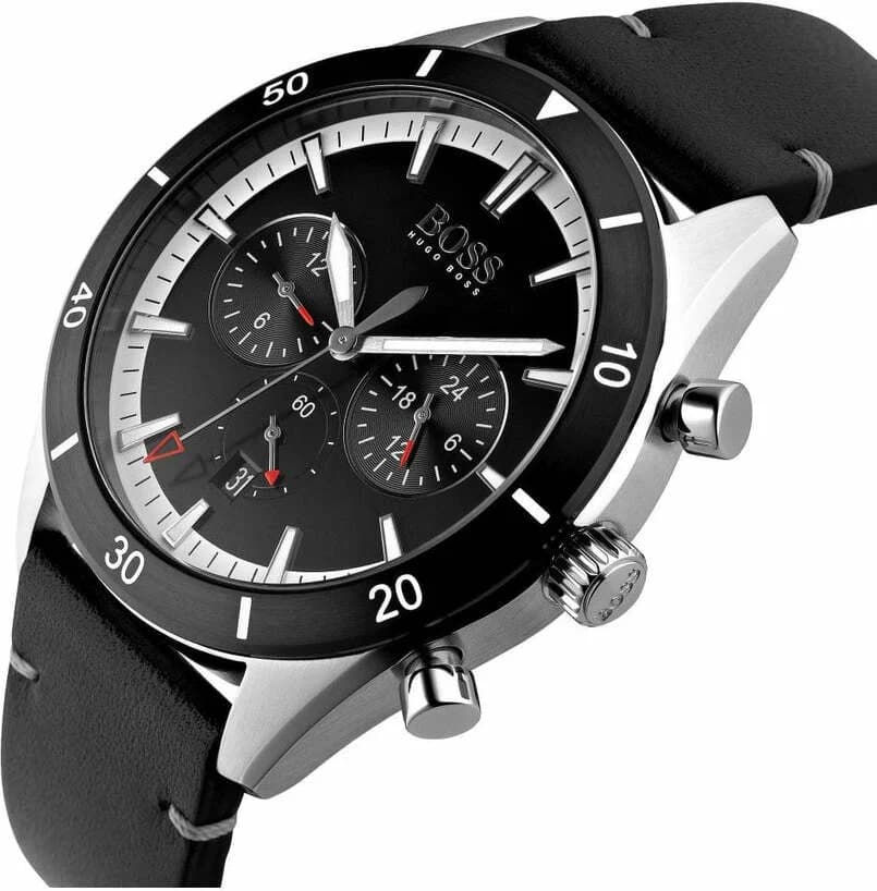 Bracelet Hugo Boss 1513864 en cuir noir cousu, boucle ardillon signée Hugo Boss, confortable
