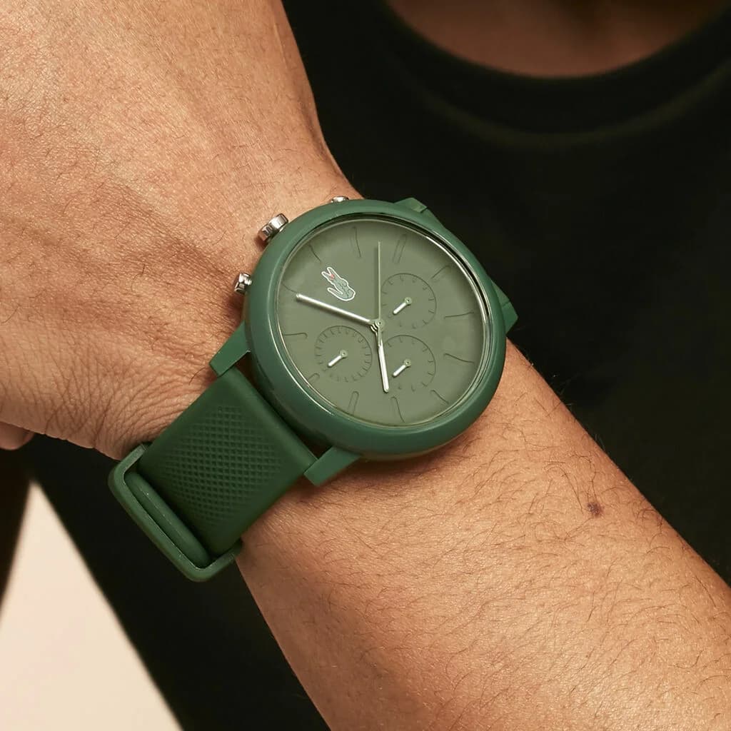 Boîtier Lacoste 2011245 en acier brossé de 43mm, lunette lisse, couronne cannelée et fond gravé