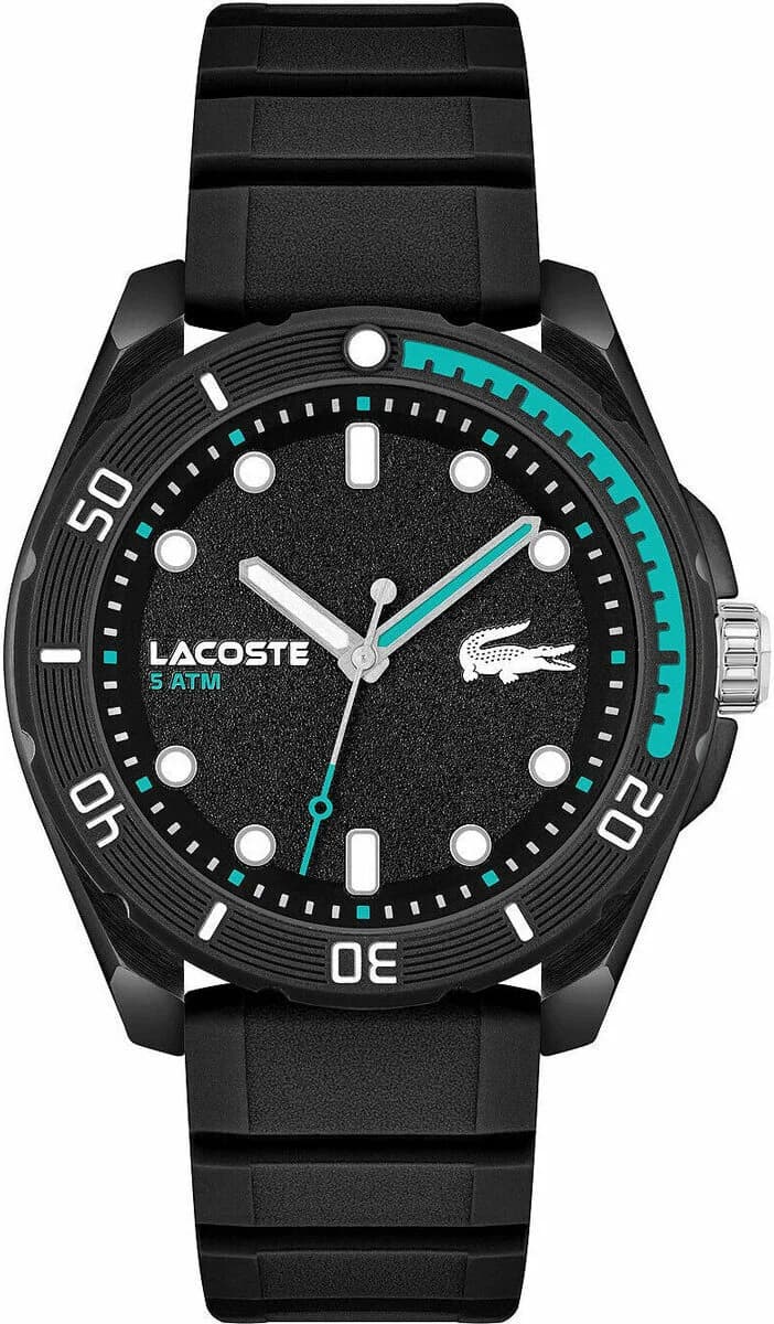 Montre Lacoste 2011284 au cadran noir sobre et sportif, aiguilles blanches, style élégant décontracté