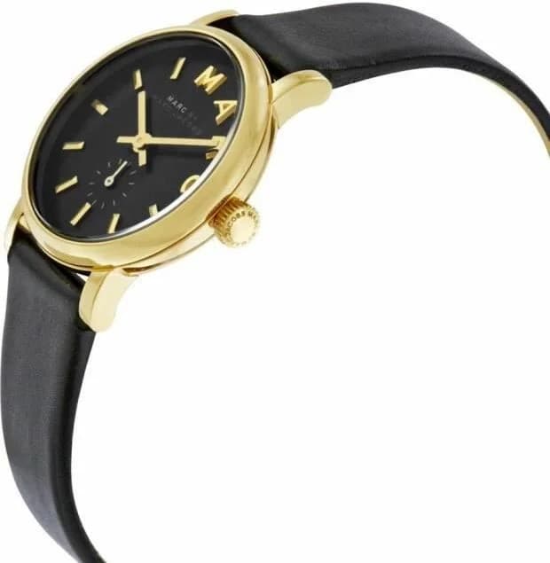 Cadran Marc Jacobs MBM1273 aux index dorés et aiguilles fines, date à 3h pour un look raffiné
