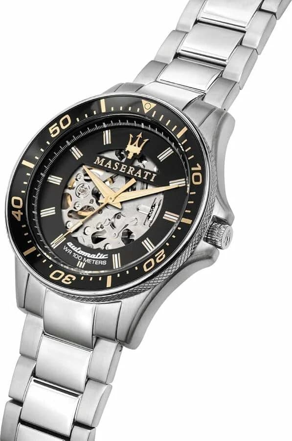 Cadran Maserati R8823140002 dévoile son mouvement automatique, index appliqués et aiguilles luminescentes