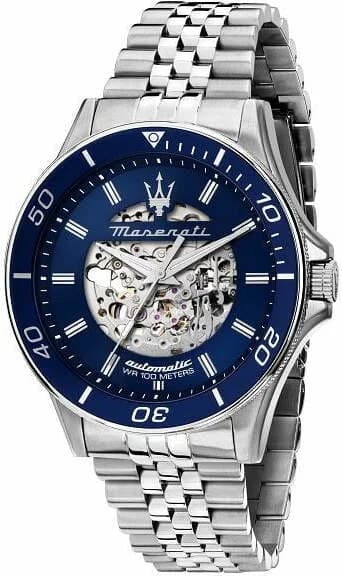 Montre Maserati R8823140011 affichant un cadran squelette argenté et aiguilles bleues sur fond noir