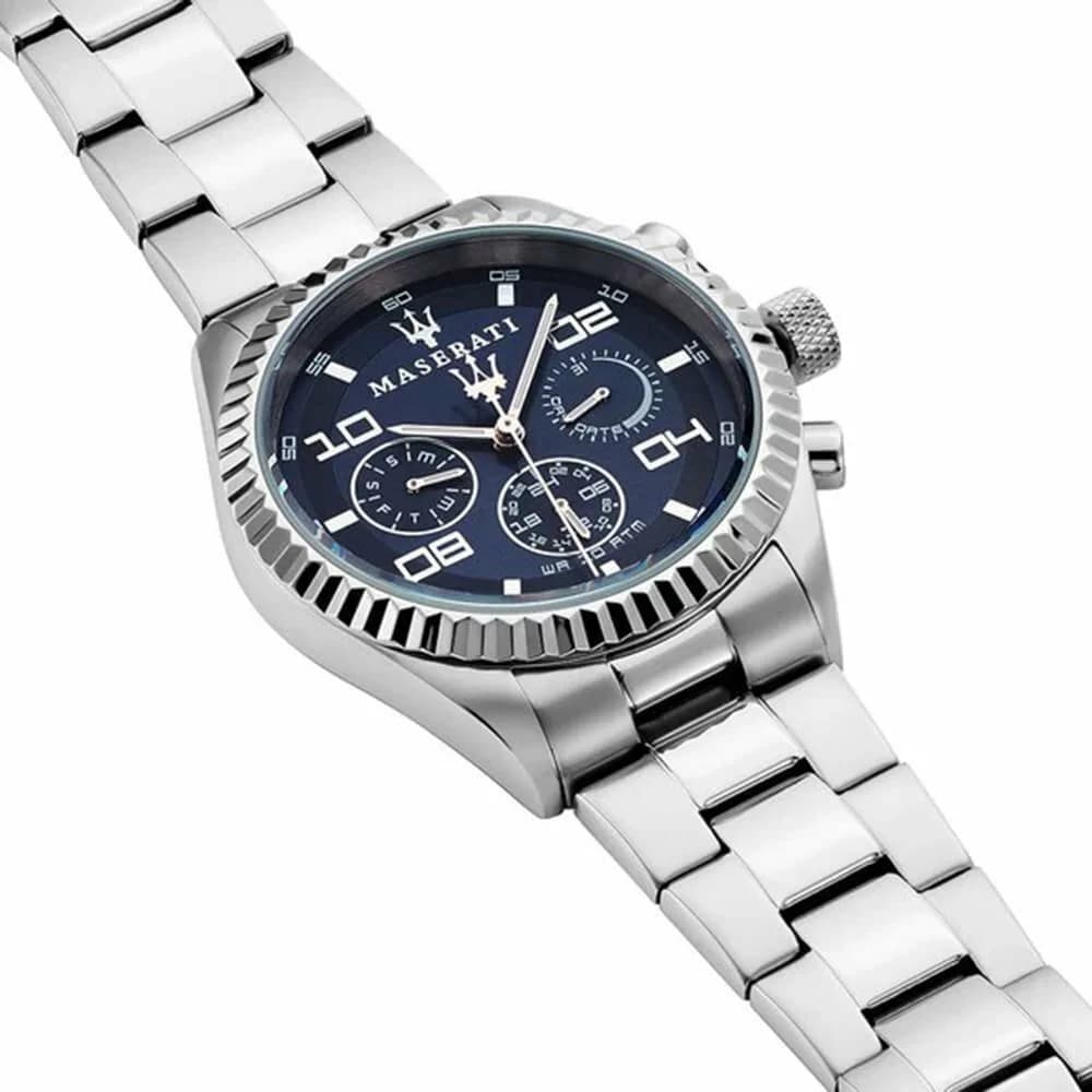 Bracelet Maserati R8853100011 en acier avec fermoir déployant signé Maserati, maillons polis et satinés